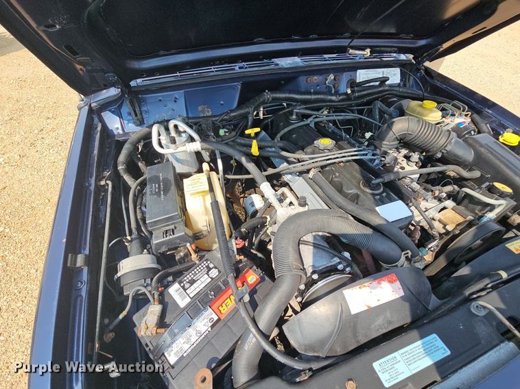 image for item NT9777 2000 Jeep Cherokee  SUV