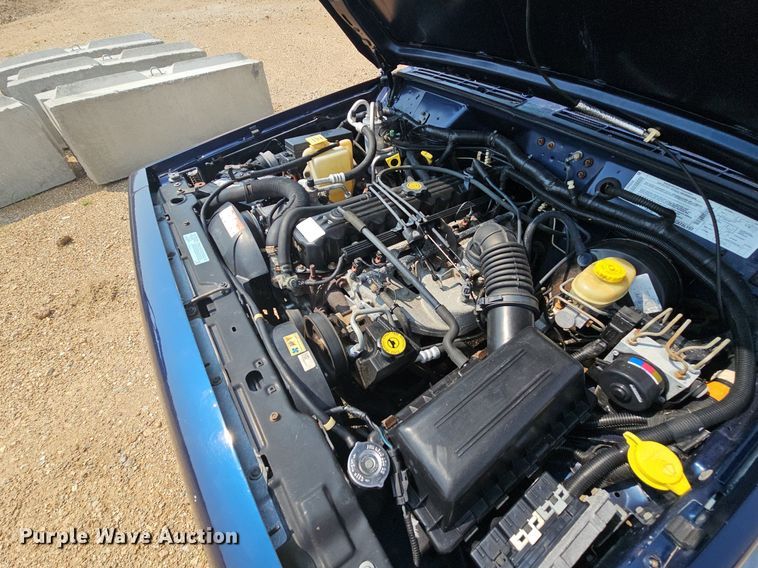 image for item NT9777 2000 Jeep Cherokee  SUV