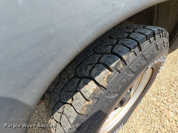 image for item NT9777 2000 Jeep Cherokee  SUV