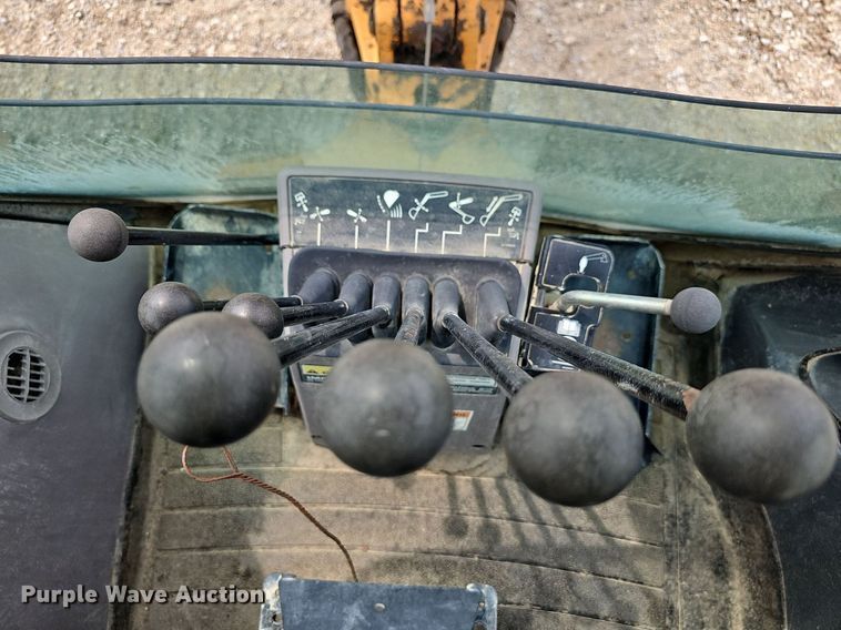 image for item NT9778 2002 Case 590 Super M  backhoe