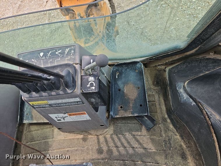 image for item NT9778 2002 Case 590 Super M  backhoe