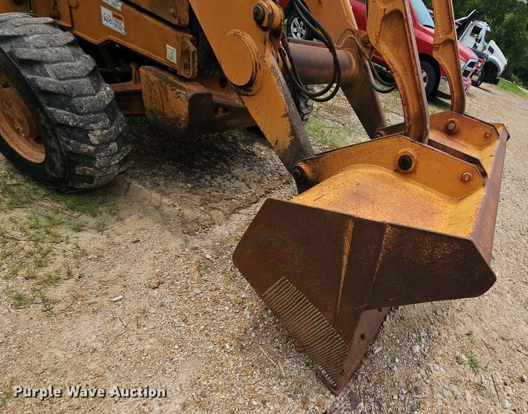 image for item NT9780 2002 Case 580 Super M  backhoe