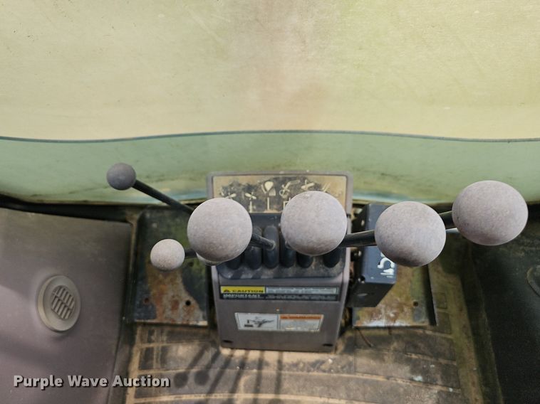 image for item NT9780 2002 Case 580 Super M  backhoe