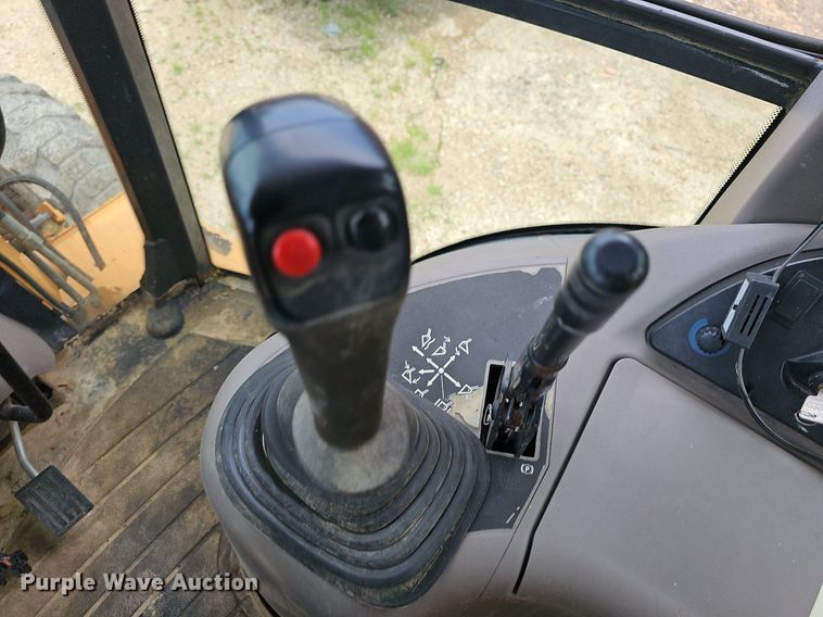 image for item NT9780 2002 Case 580 Super M  backhoe