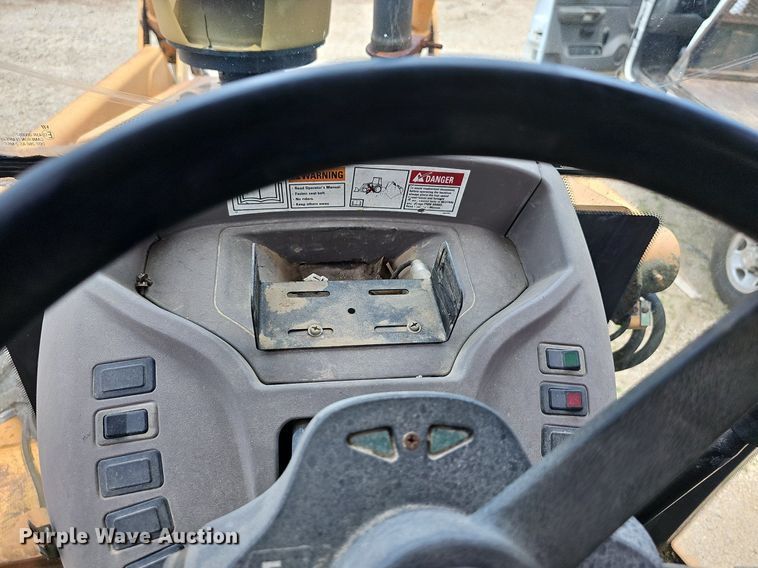 image for item NT9780 2002 Case 580 Super M  backhoe