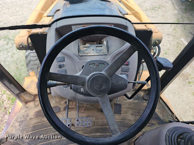 image for item NT9780 2002 Case 580 Super M  backhoe