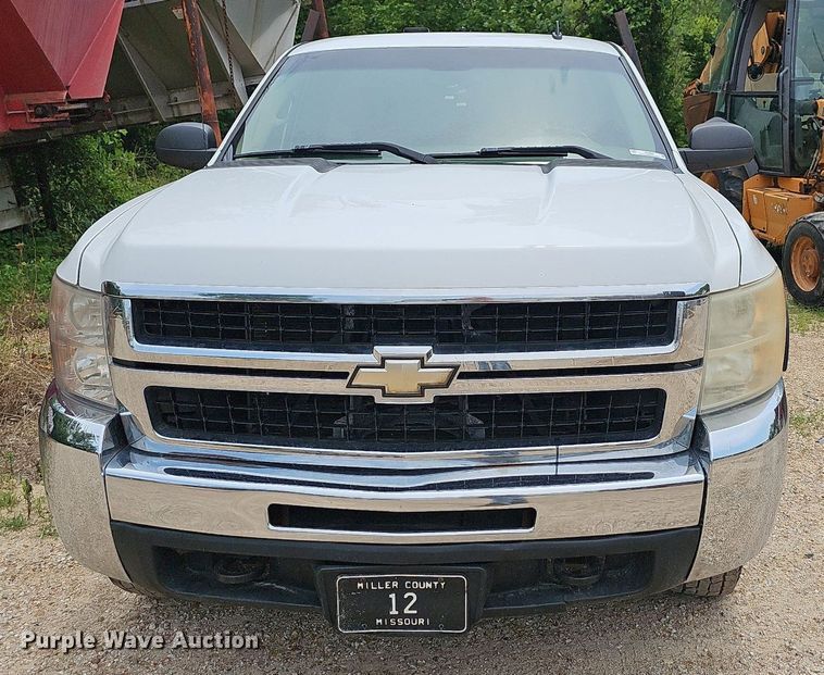 image for item NT9783 2008  Chevrolet Silverado 2500HD  flatbed pickup truck