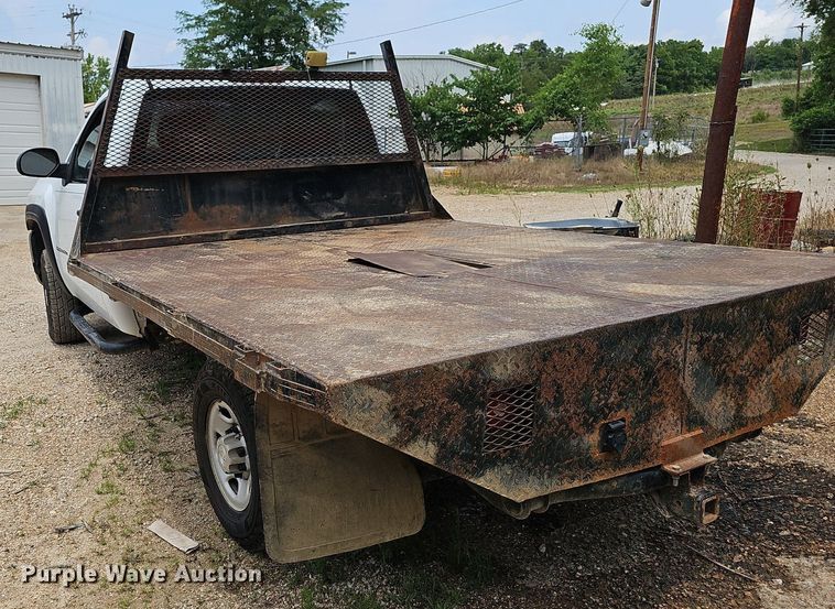 image for item NT9783 2008  Chevrolet Silverado 2500HD  flatbed pickup truck