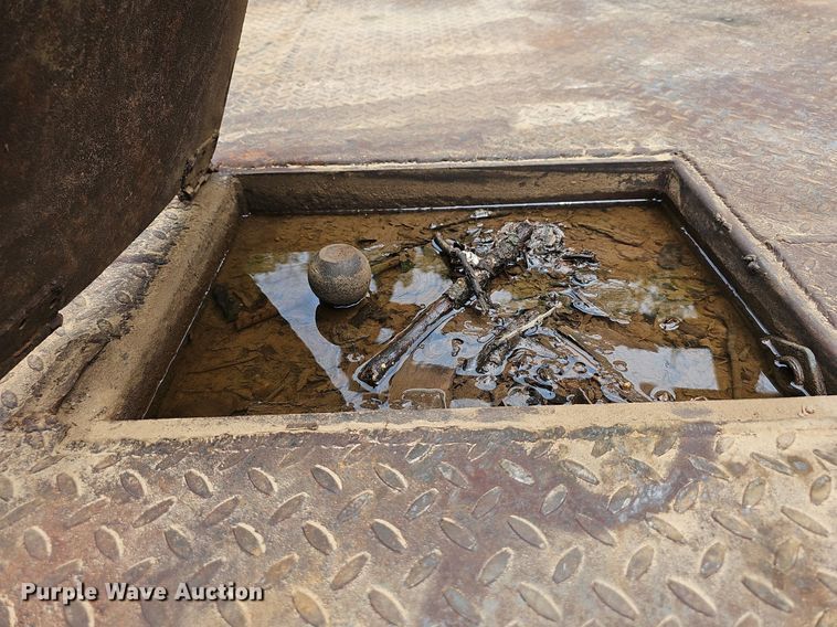 image for item NT9783 2008  Chevrolet Silverado 2500HD  flatbed pickup truck