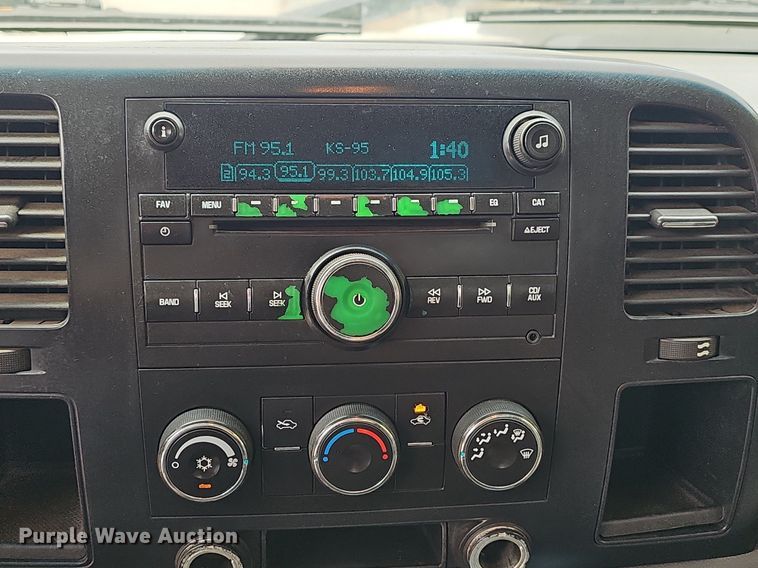 image for item NT9783 2008  Chevrolet Silverado 2500HD  flatbed pickup truck