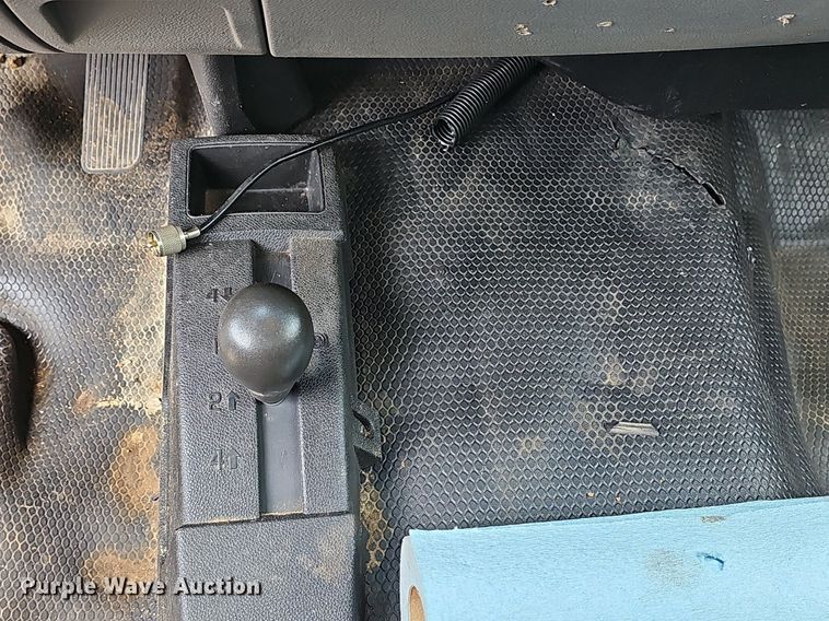 image for item NT9783 2008  Chevrolet Silverado 2500HD  flatbed pickup truck