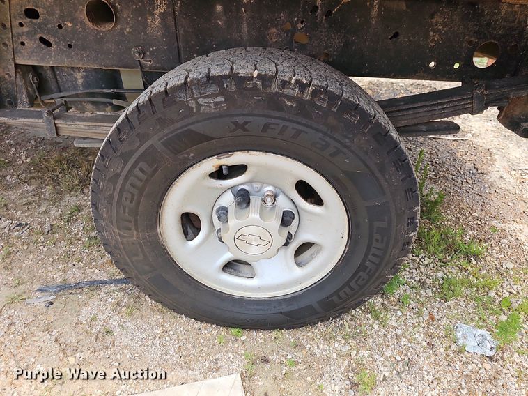 image for item NT9783 2008  Chevrolet Silverado 2500HD  flatbed pickup truck