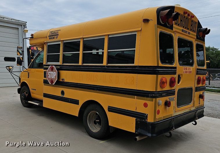 image for item NU9016 1998 GMC Savana 3500  school bus