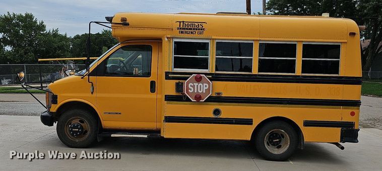 image for item NU9016 1998 GMC Savana 3500  school bus