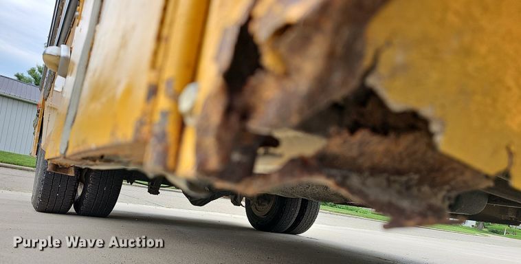 image for item NU9016 1998 GMC Savana 3500  school bus