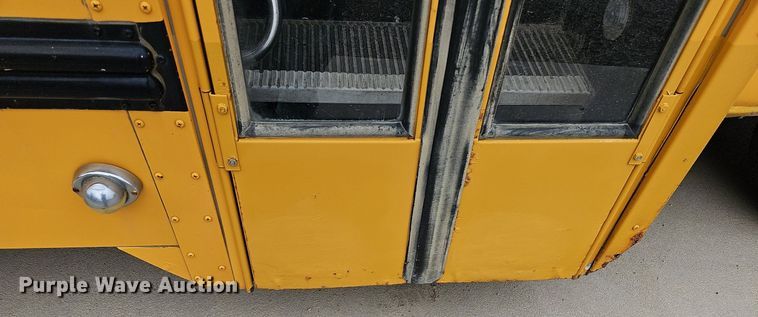 image for item NU9016 1998 GMC Savana 3500  school bus