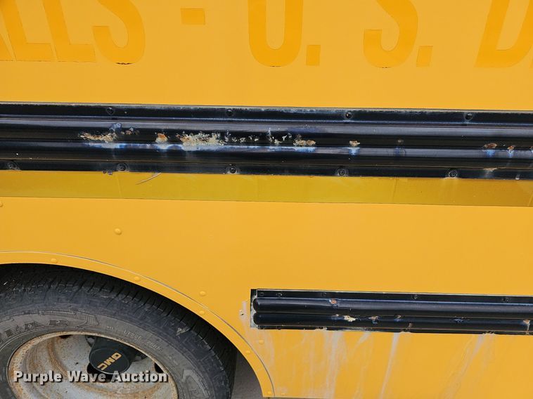 image for item NU9016 1998 GMC Savana 3500  school bus