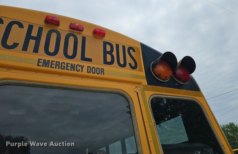 image for item NU9016 1998 GMC Savana 3500  school bus