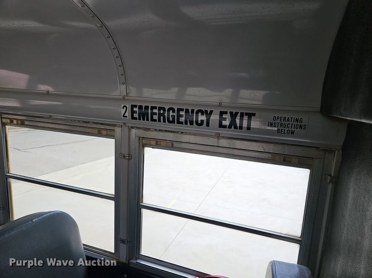image for item NU9016 1998 GMC Savana 3500  school bus
