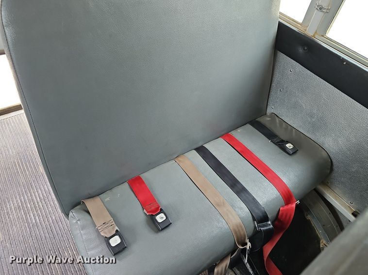 image for item NU9016 1998 GMC Savana 3500  school bus