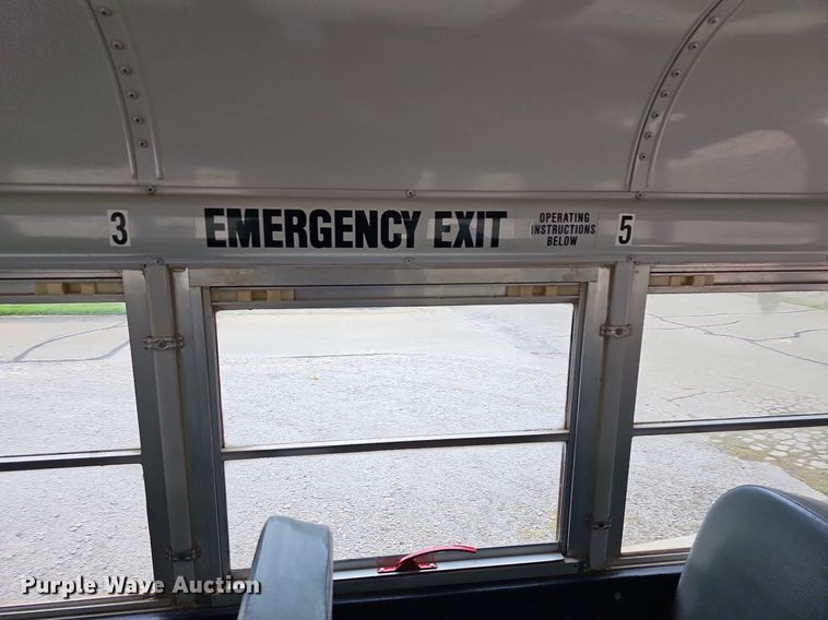 image for item NU9016 1998 GMC Savana 3500  school bus