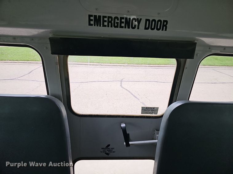 image for item NU9016 1998 GMC Savana 3500  school bus