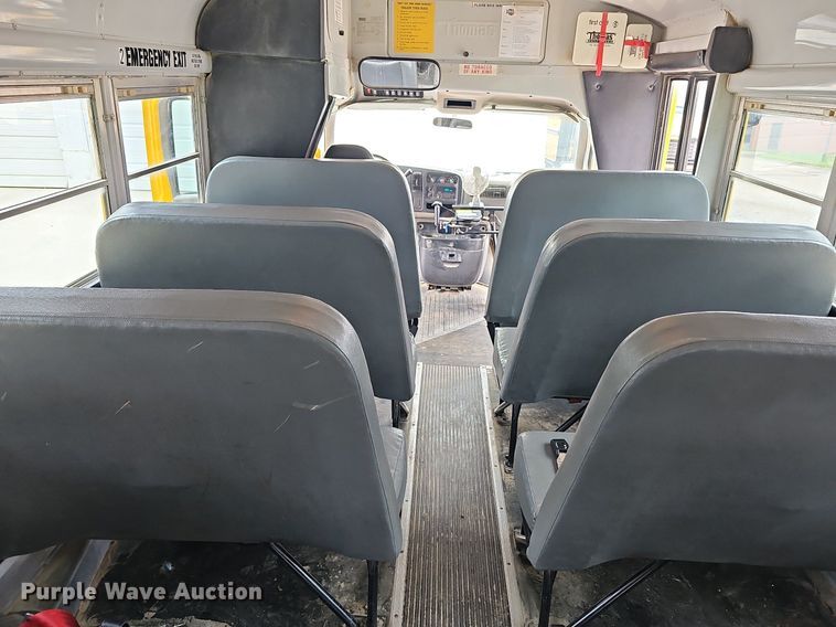 image for item NU9016 1998 GMC Savana 3500  school bus