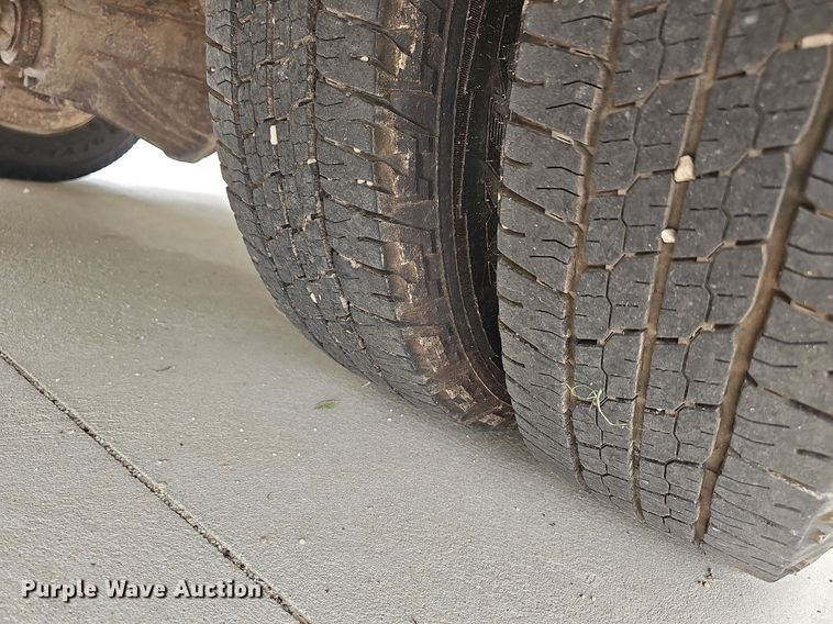 image for item NU9016 1998 GMC Savana 3500  school bus