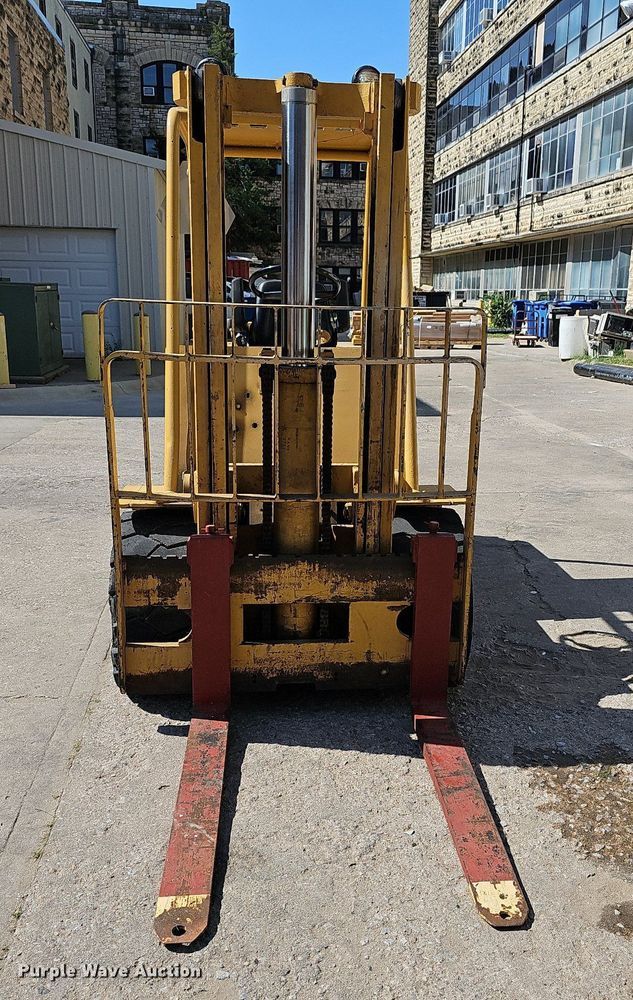 image for item NU9025 Caterpillar V60B  forklift