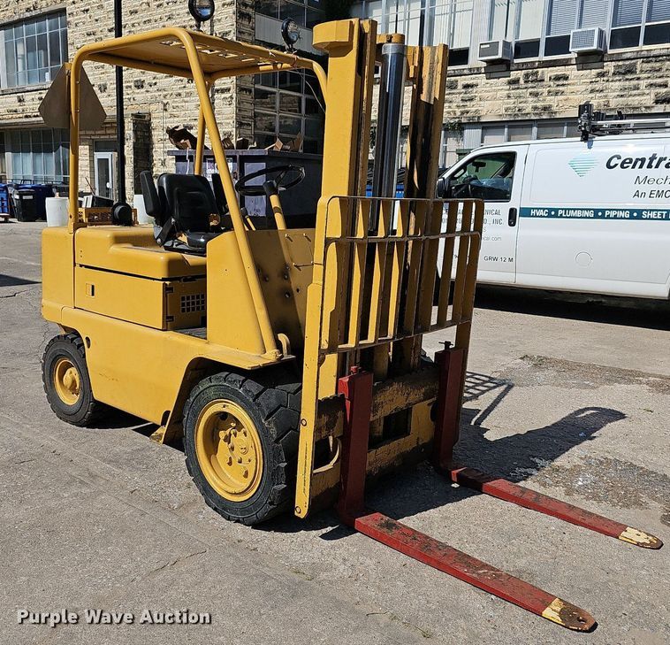 image for item NU9025 Caterpillar V60B  forklift