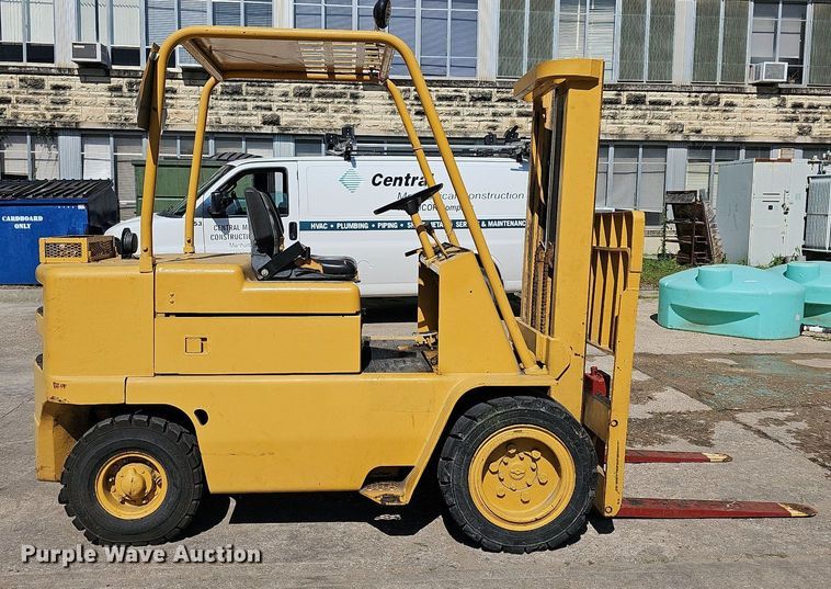 image for item NU9025 Caterpillar V60B  forklift