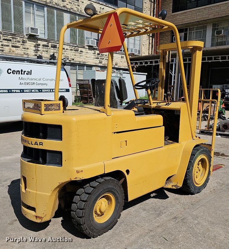 image for item NU9025 Caterpillar V60B  forklift