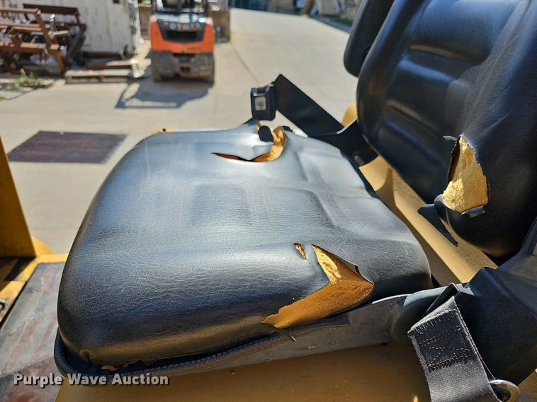 image for item NU9025 Caterpillar V60B  forklift