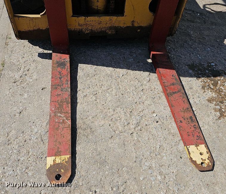 image for item NU9025 Caterpillar V60B  forklift