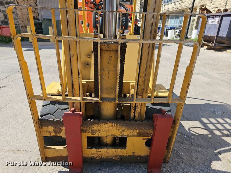 image for item NU9025 Caterpillar V60B  forklift