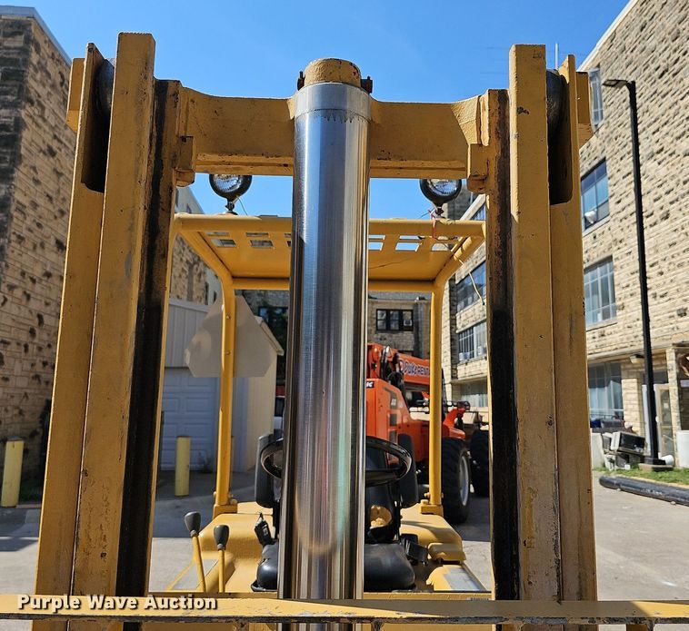 image for item NU9025 Caterpillar V60B  forklift