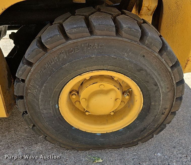 image for item NU9025 Caterpillar V60B  forklift