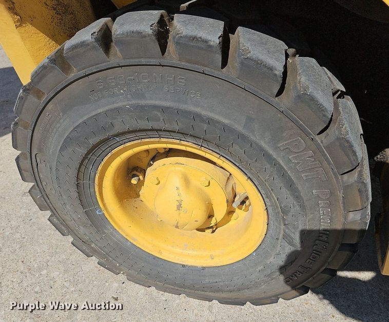 image for item NU9025 Caterpillar V60B  forklift