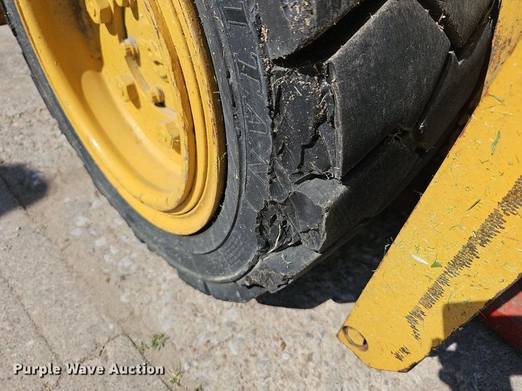 image for item NU9025 Caterpillar V60B  forklift