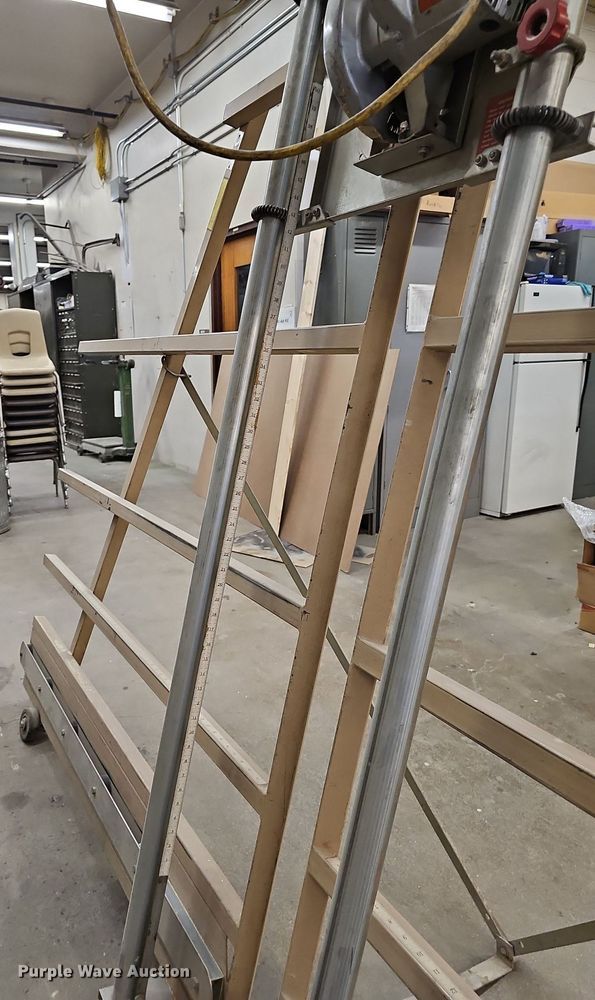 image for item NU9026 Skil  panel saw