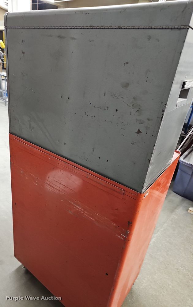 image for item NU9027 (2) toolboxes