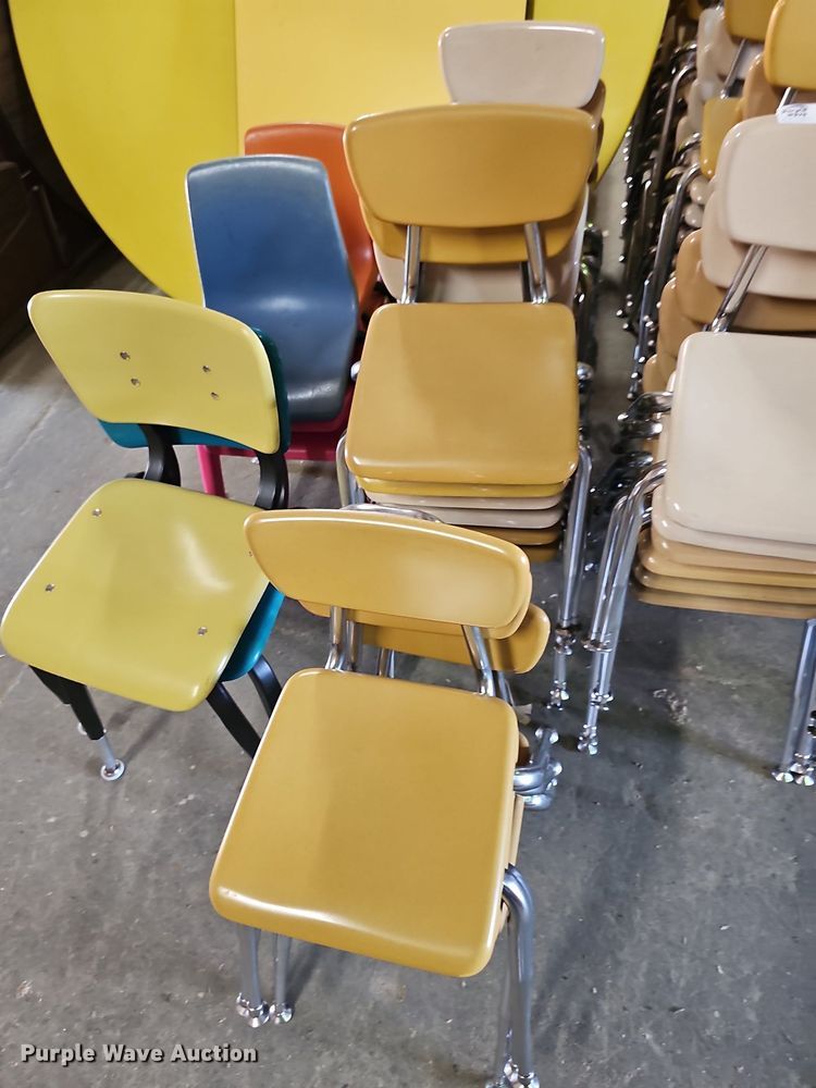 image for item NU9034 Approximately 120 chairs