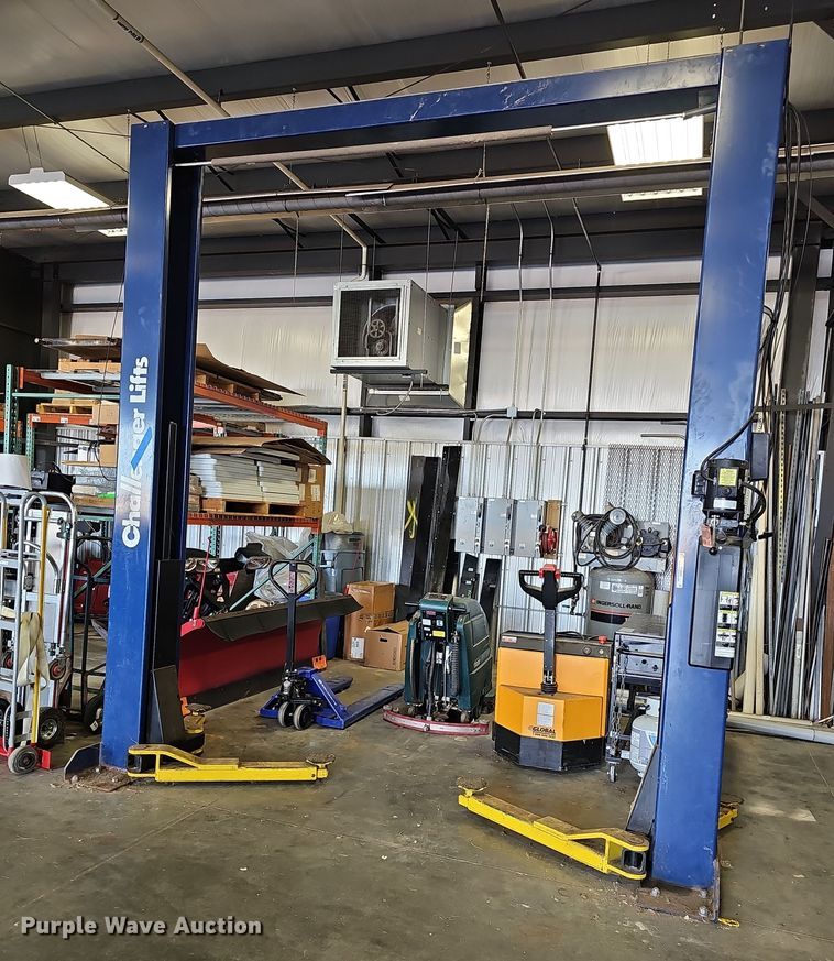 image for item NU9044 Challenger Lifts 39000  automotive lift