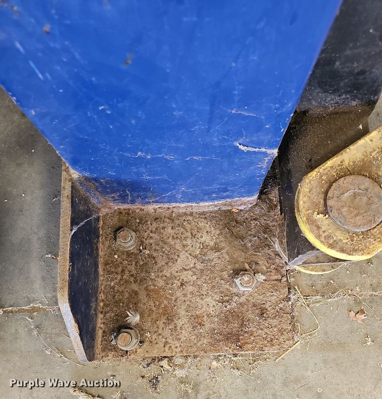 image for item NU9044 Challenger Lifts 39000  automotive lift