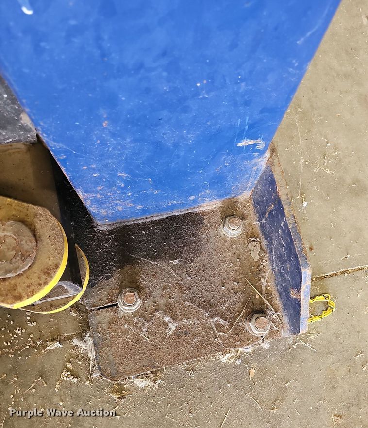 image for item NU9044 Challenger Lifts 39000  automotive lift