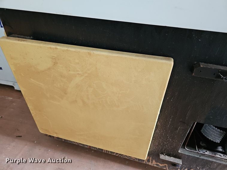 image for item NU9053 1997 Marineland Commercial Aquariums ML24SL   aquarium