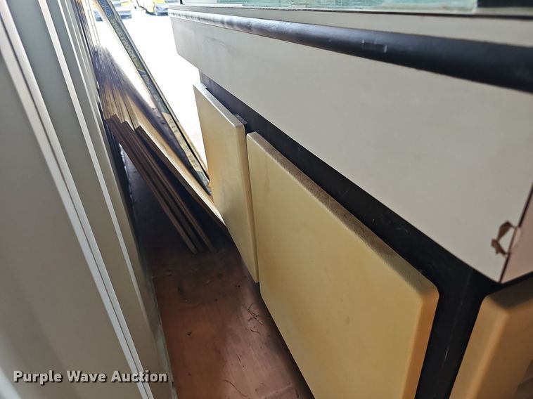 image for item NU9053 1997 Marineland Commercial Aquariums ML24SL   aquarium