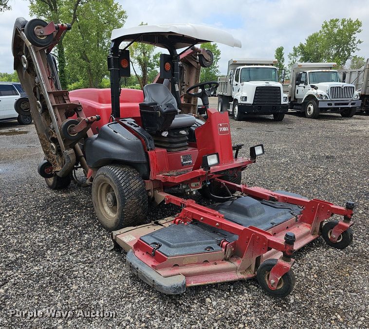 image for item NU9074 Toro Groundsmaster 5900  lawn mower