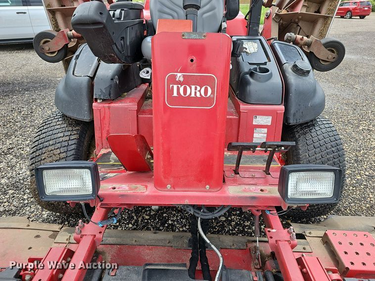 image for item NU9074 Toro Groundsmaster 5900  lawn mower