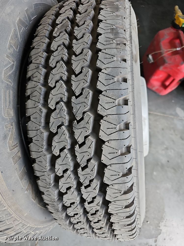 image for item NU9080 (4) 245/75R17 tires